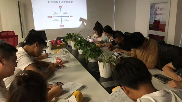 中望上海公司组织对“工作重点管理”企业思想的学习 中望上海公司组织对“工作重点管理”企业思想的学习